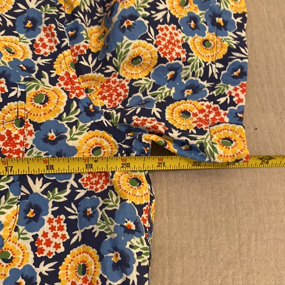 J. Crew Blue Floral Men's Button Down Shirt. Slim fit . Size M